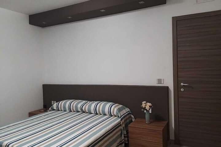 Room 8 of 20