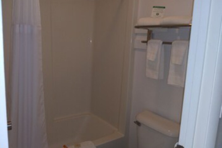 Room 2 of 17