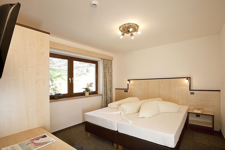 Room 4 of 56
