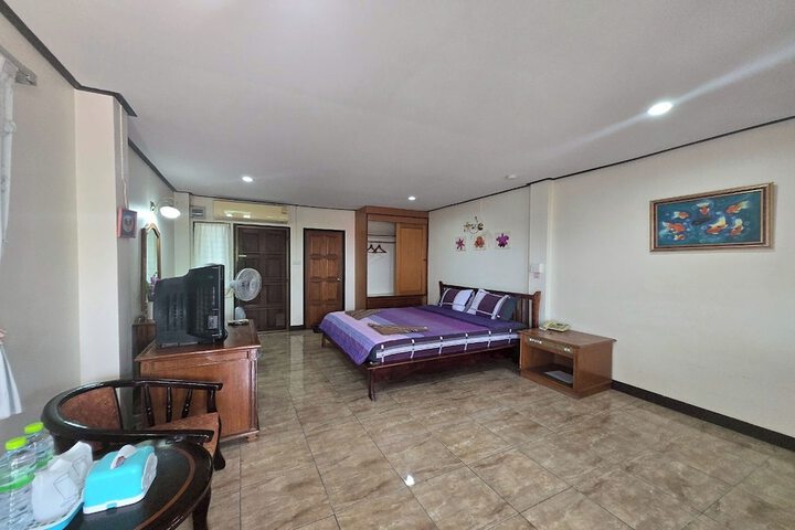 Room 6 of 59