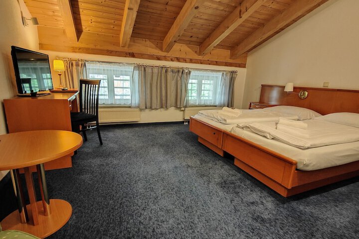 Room 13 of 29