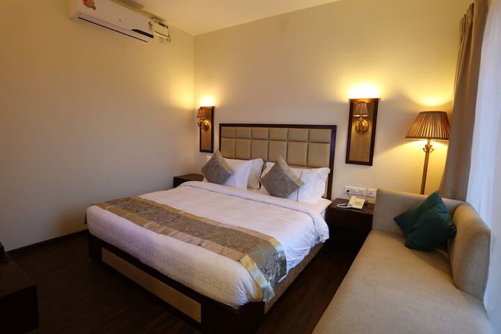 Room 8 of 53