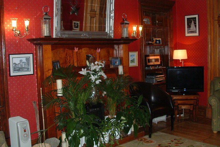 Lounge 54 of 69