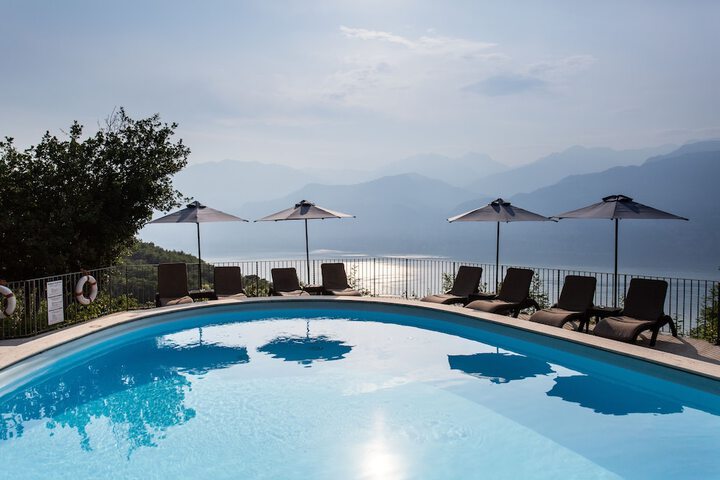 Hotel Pool