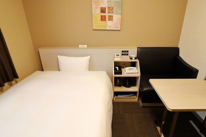 Room 9 of 26