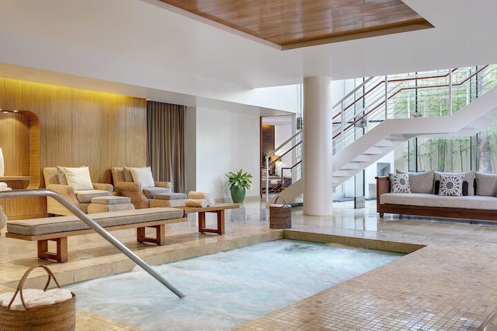 Indoor spa tub