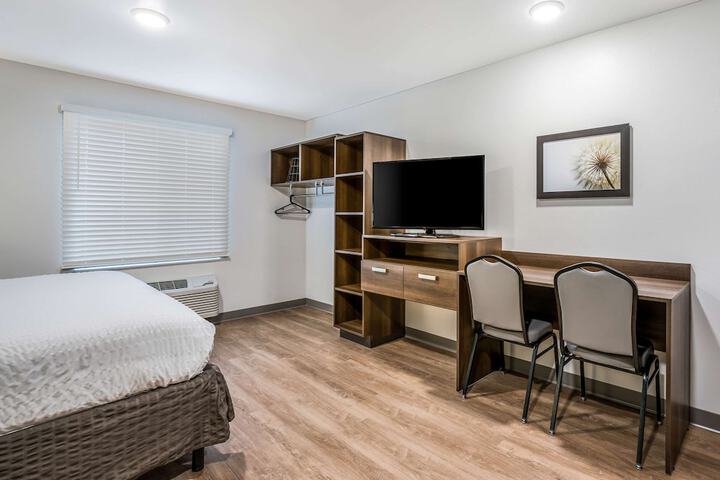Room 25 of 48