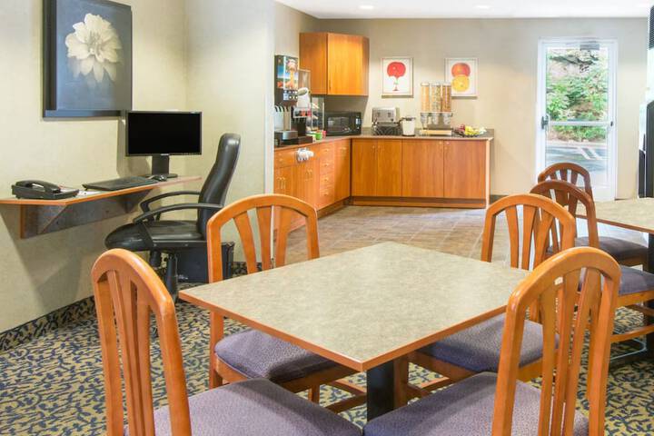 Business Center 16 of 16