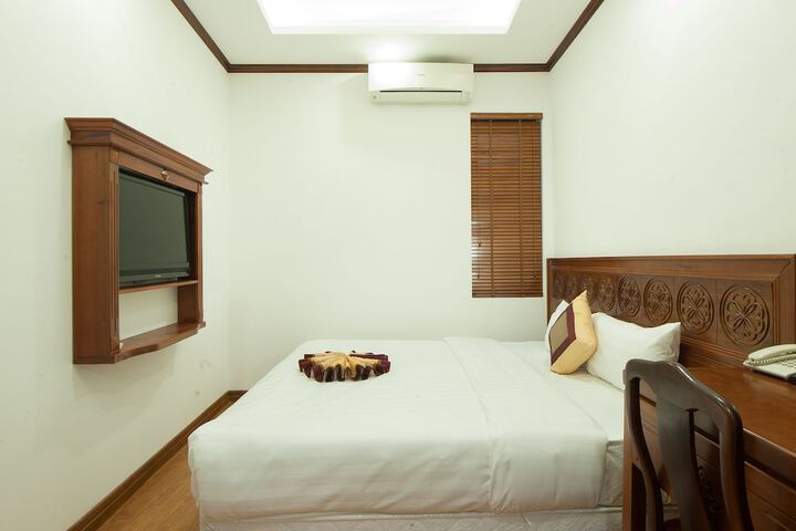 Room 17 of 51