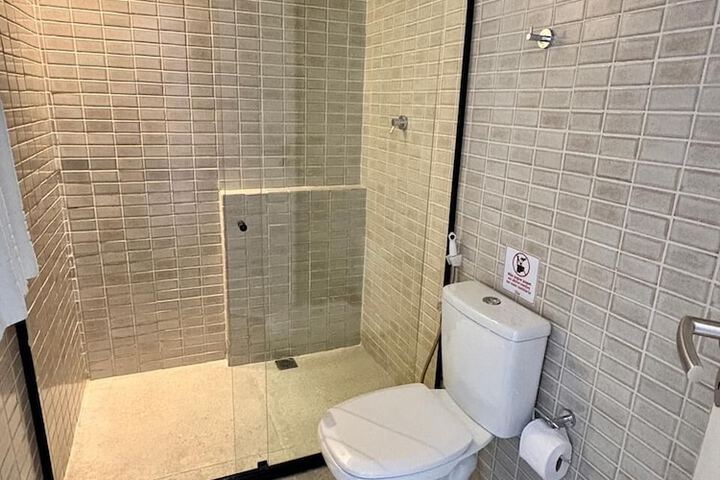 Room 120 of 143