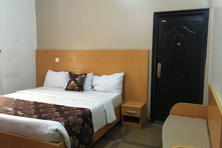 Room 17 of 43