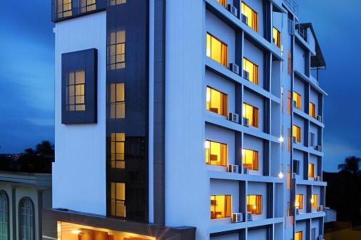 THE SENATE HOTEL BY ADDON GROUP