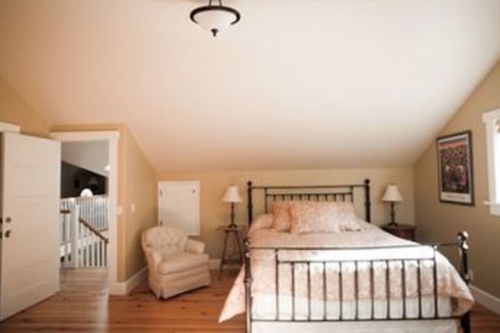 Room 10 of 17