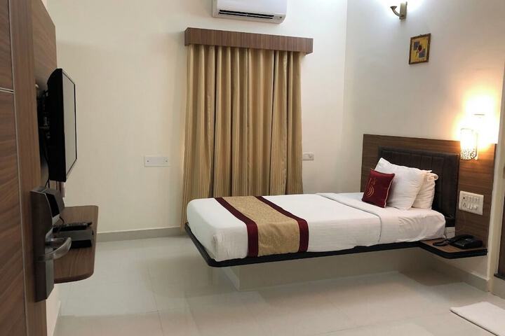 Room 50 of 79