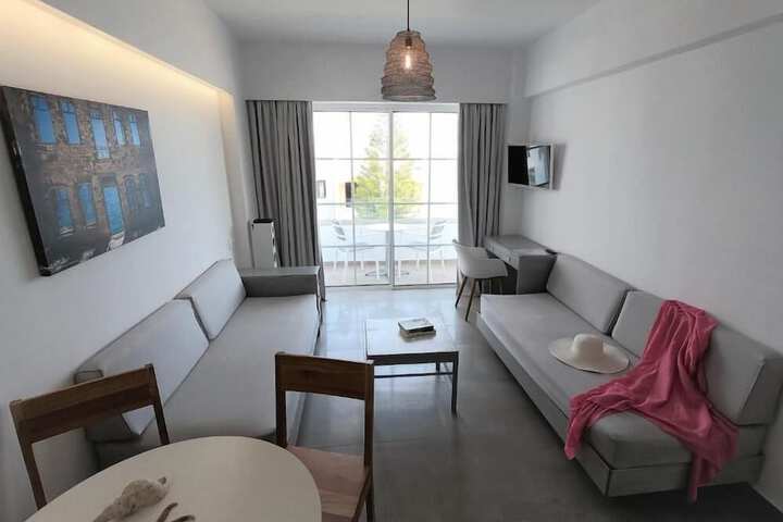 Room 5 of 20