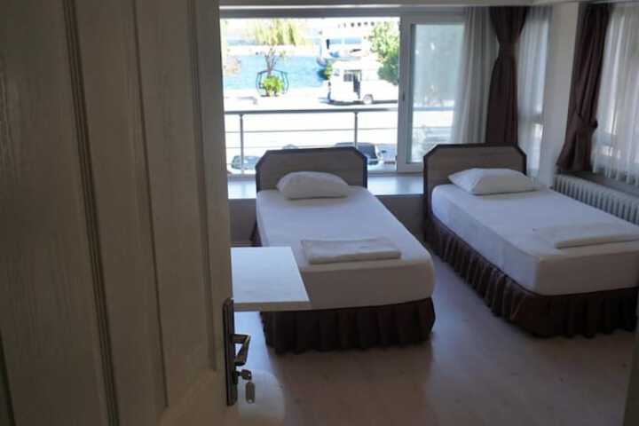 Room 28 of 66
