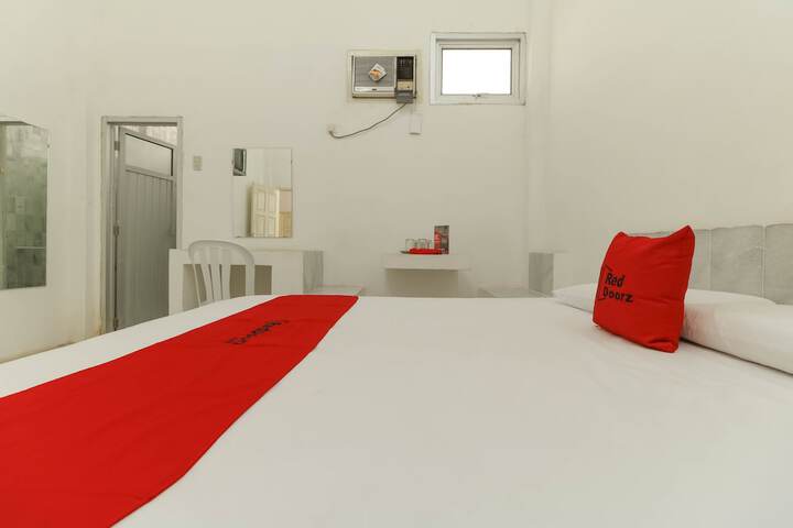 Room 2 of 6