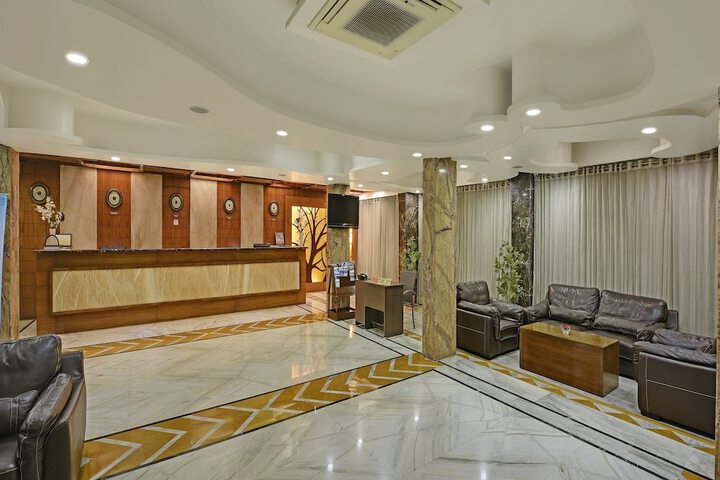 Entrance & Lobby