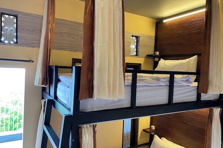 Room 27 of 49