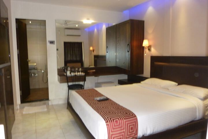 Room 8 of 38