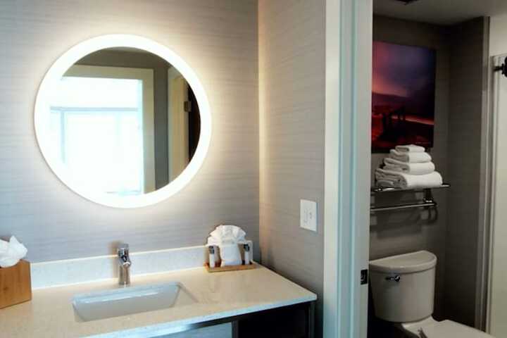 Room 105 of 159