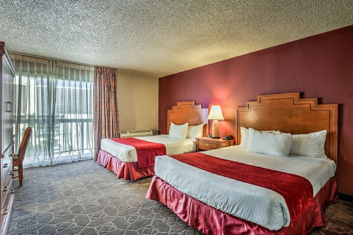Room 4 of 28