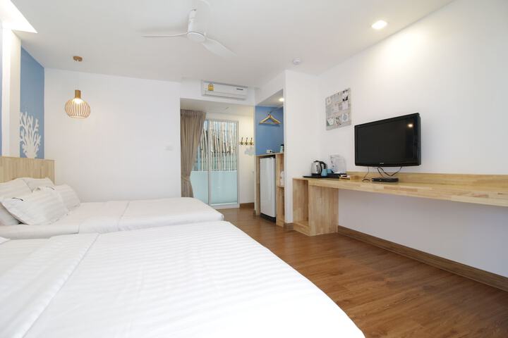 Room 3 of 28