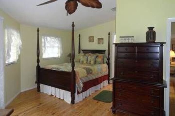 Room 28 of 68