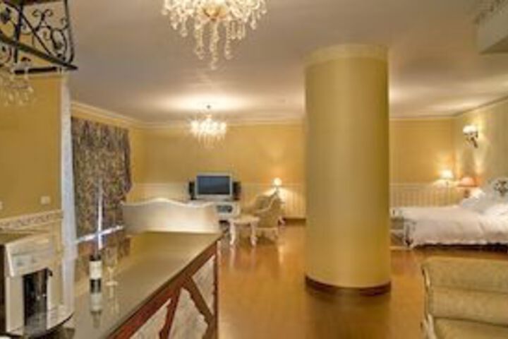 Room 7 of 23
