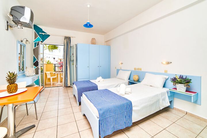 Room 2 of 27