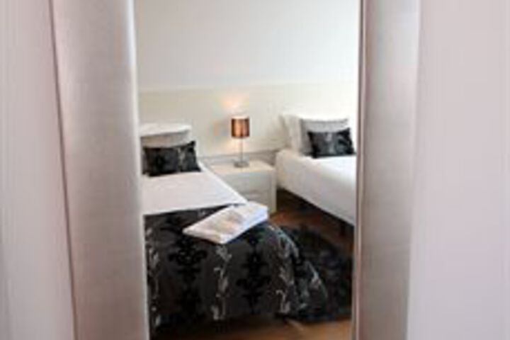 Room 9 of 20