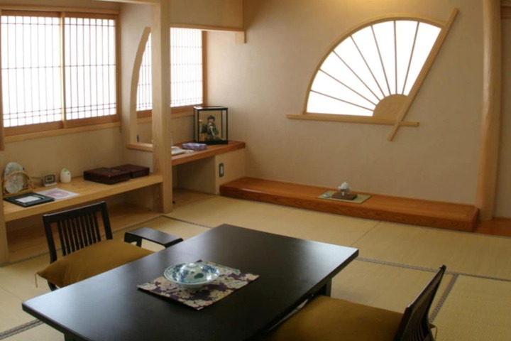 Room 16 of 77