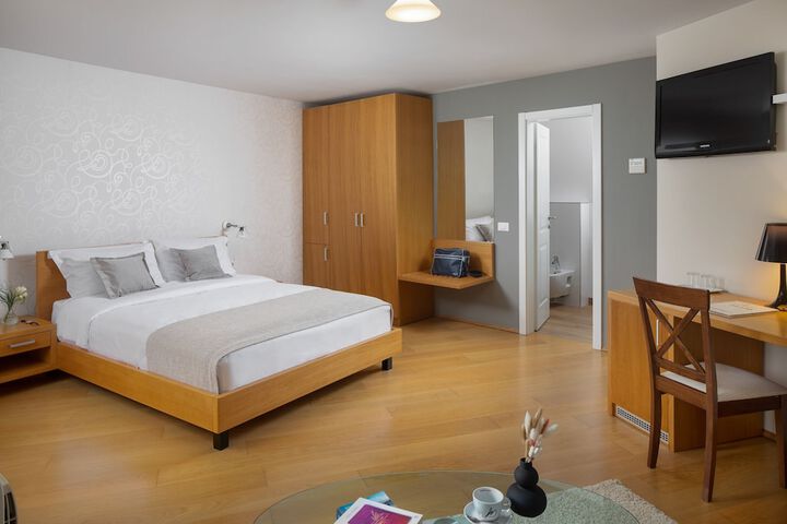 Room 31 of 61