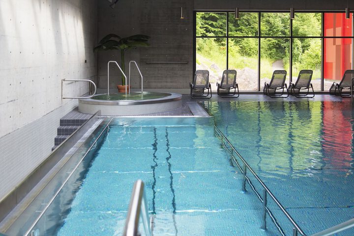 Pool 15 of 40