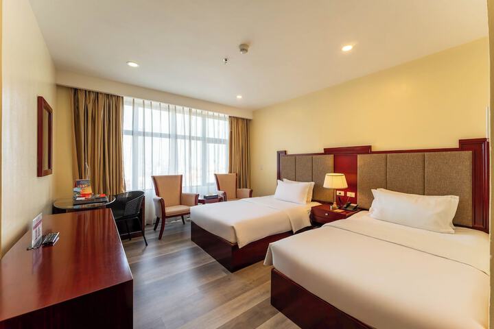 Room 25 of 60