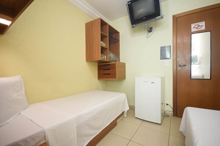 Room 8 of 38