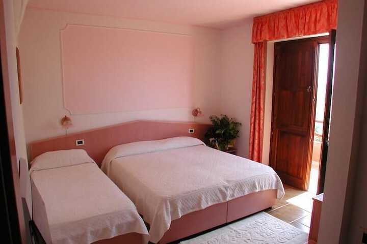 Room 13 of 47