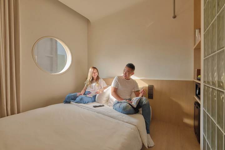 Room 10 of 20