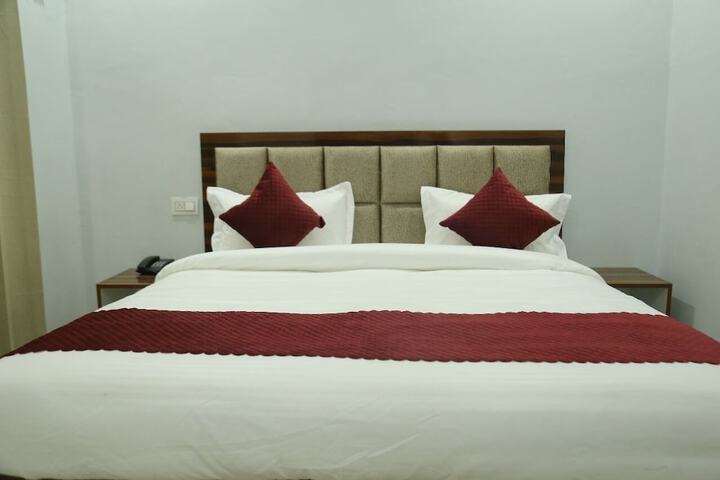 Room 2 of 5