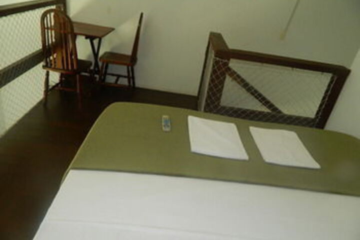 Room 43 of 90