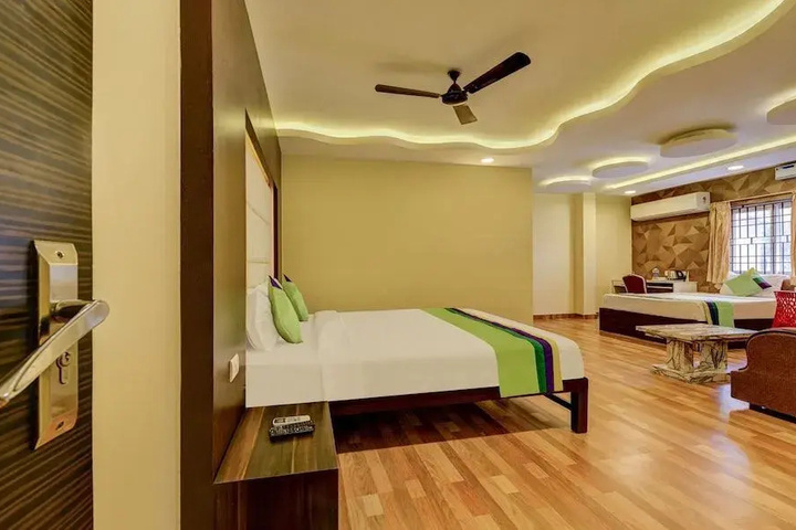 Room 12 of 21
