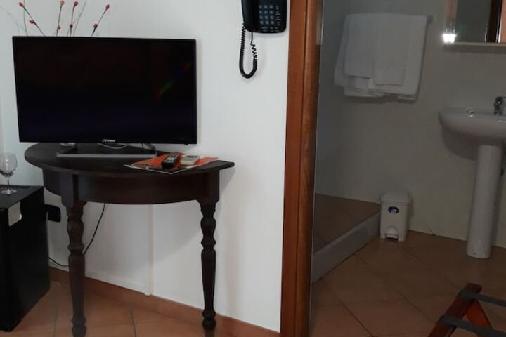 Room 29 of 48