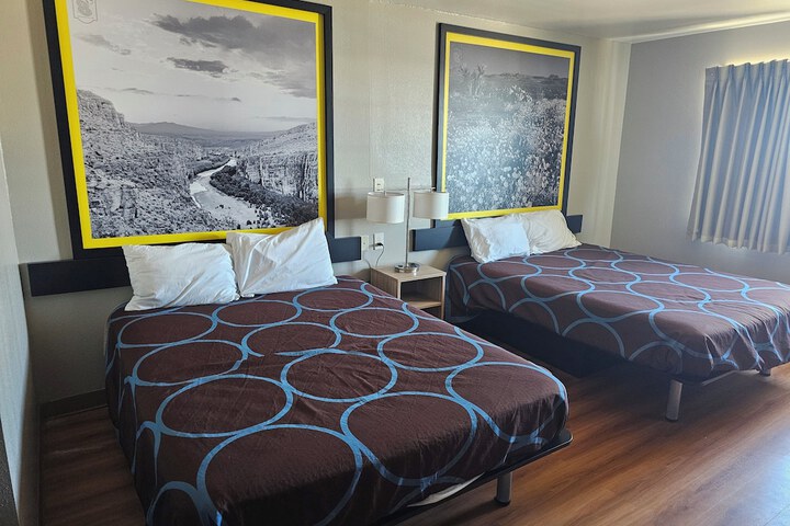 Room 8 of 30