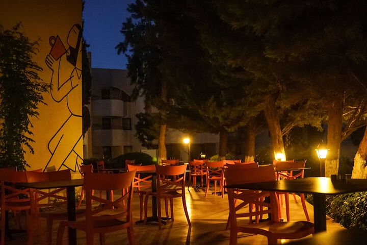 Hotel Exterior 44 of 63
