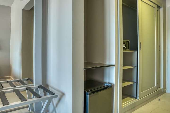 Room 9 of 72
