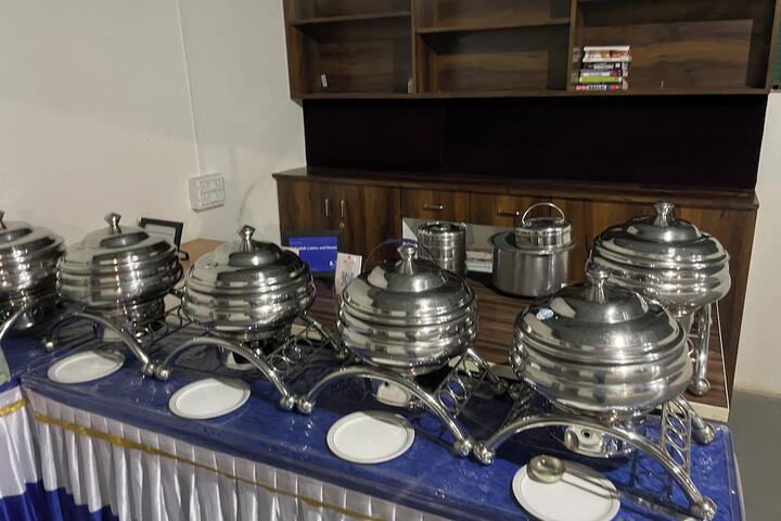 Dining 13 of 19