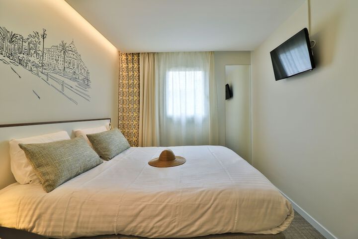 Room 30 of 80