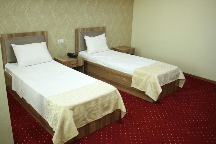 Room 5 of 33