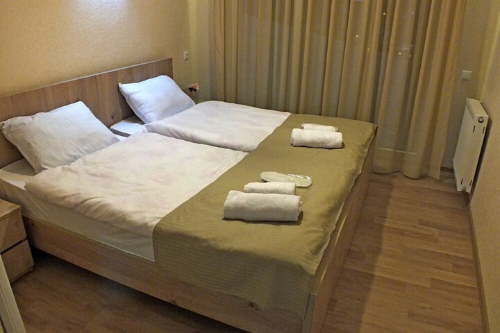 Room 5 of 33