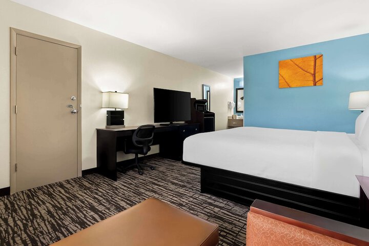 Room 9 of 25